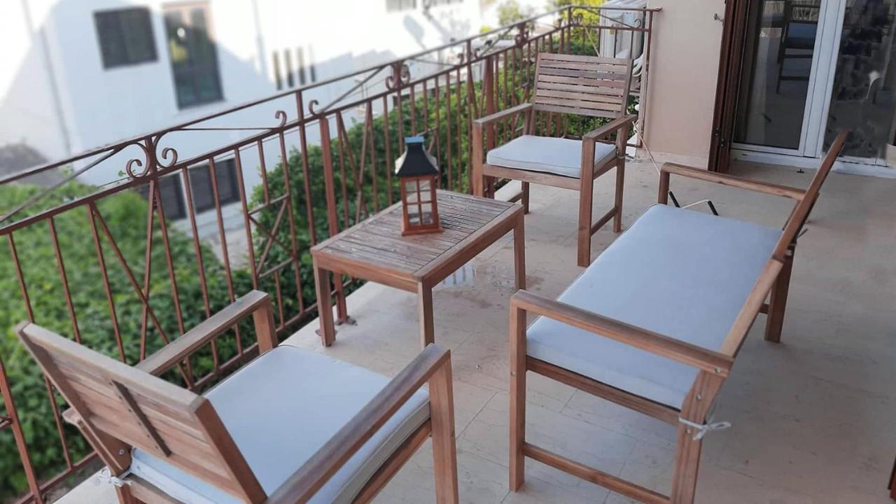 Tasias Apartments Ликсури Екстериор снимка